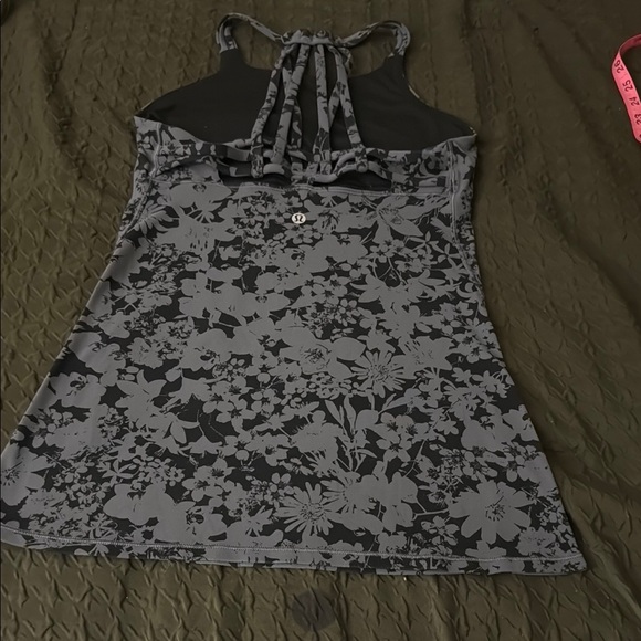 EUC! Efflorescence Nebula blackLULULEMON SLIDE WITH ME TANK - Picture 4 of 8